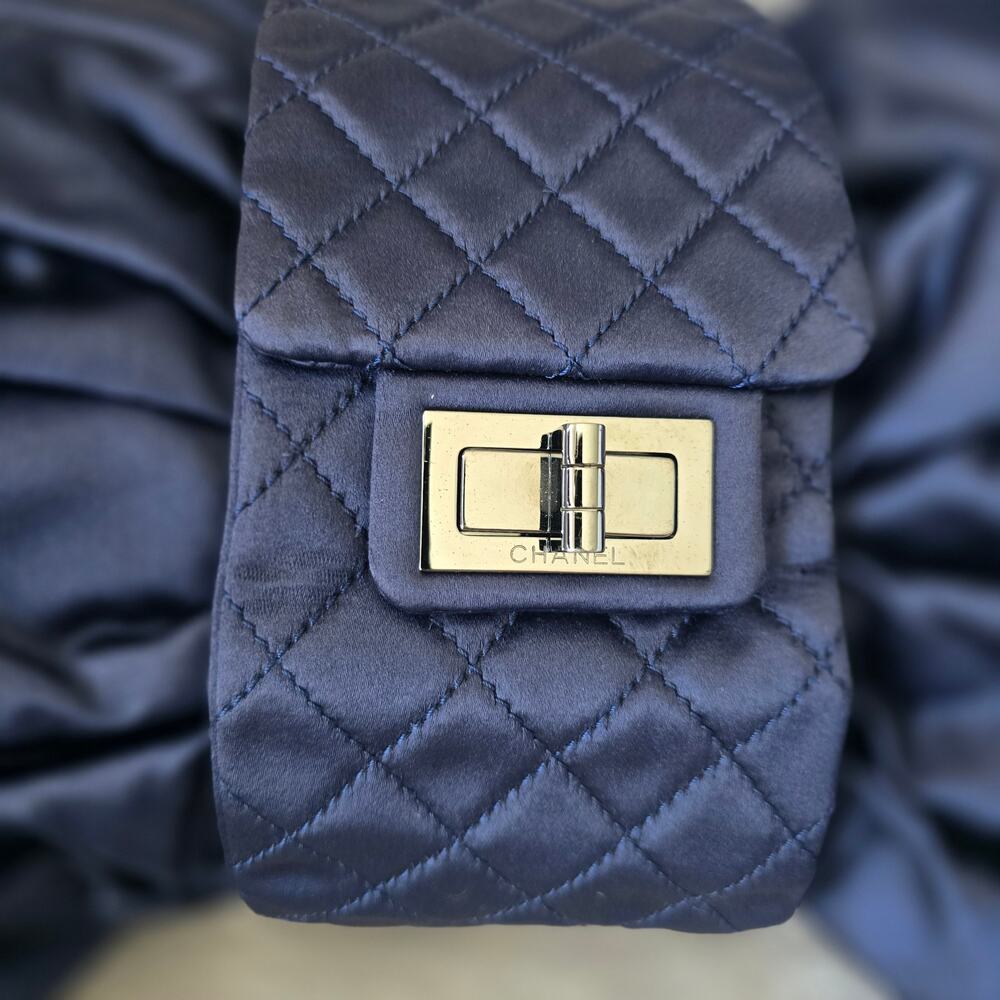 Chanel 2.55 Reissue "Butterfly" Bag in Navy Satin - Picture 11 of 12